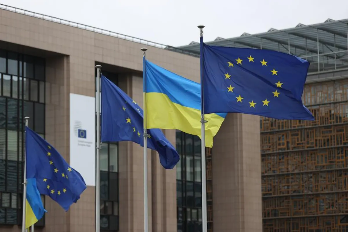 Председатель Европейского совета Антониу Кошта в соцсети X сообщил, что Евросоюз укрепляет поддержку Украины и усиливает давление на Россию в рамках стратегии достижения «справедливого и устойчивого мира».