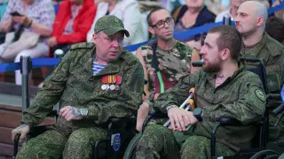 Министерство здравоохранения заявило, что с середины 2023 года сотни тысяч участников боевых действий получили психолого-психиатрическую помощь, по всей стране открыты тысячи специализированных кабинетов и запущены новые формы психологического сопровождения.