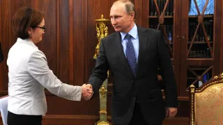 С начала 2026 года Банк России реализовал почти 22 тонны золота из резервов на фоне растущего дефицита бюджета и низких нефтегазовых поступлений, одновременно поддерживая валютную диверсификацию активов.