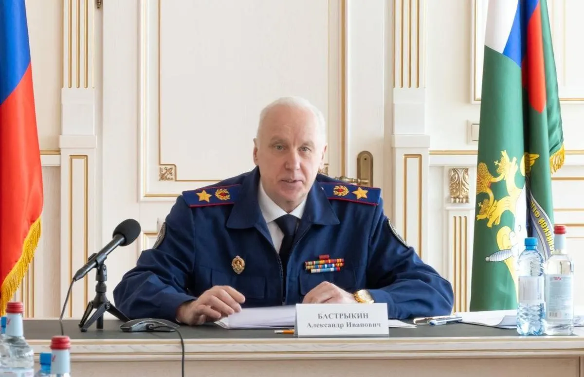 Глава Следственного комитета Александр Бастрыкин распорядился провести проверку детских книг Григория Остера, включая сборник «Вредные советы», сочтя их содержание сомнительным с педагогической точки зрения.