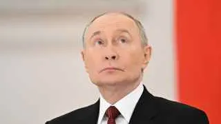Владимир Путин сравнил нынешнюю ситуацию с годами Великой Отечественной войны, заявил о необходимости всеобщей поддержки фронта и подтвердил намерение продолжать боевые действия и формировать «зону безопасности» на границе с Украиной.