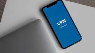 Игроки рынка VPN предупреждают о скором ограничении оплаты с российских банковских карт и усилении зачисток серверов в рамках новых требований к хостинг-провайдерам.
