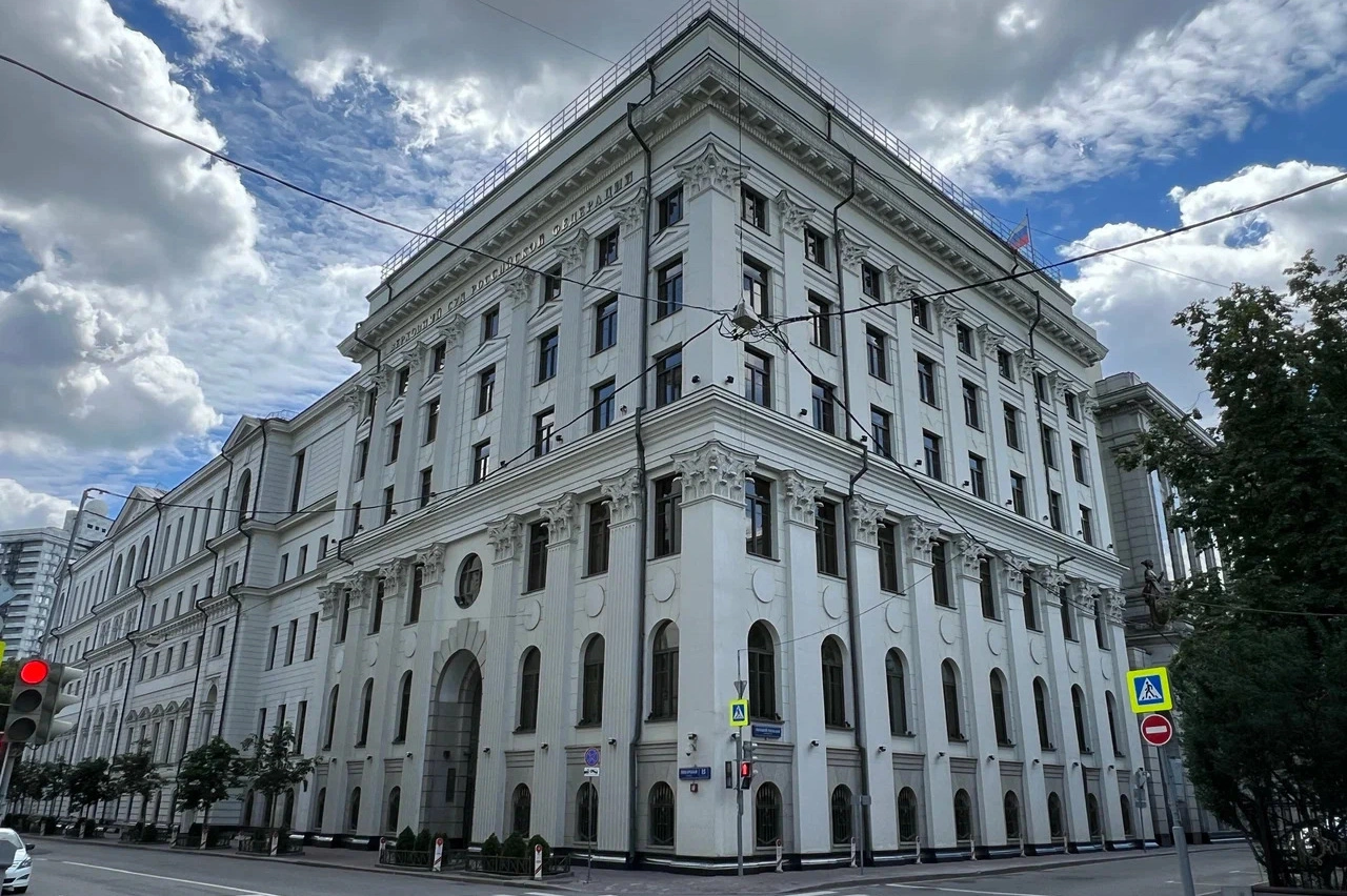 Судебный департамент при Верховном суде убрал с официального сайта весь массив судебной статистики за последние два десятилетия и вывел сообщение о временной недоступности данных, хотя к 20 апреля должен был опубликовать сведения за 2025 год.