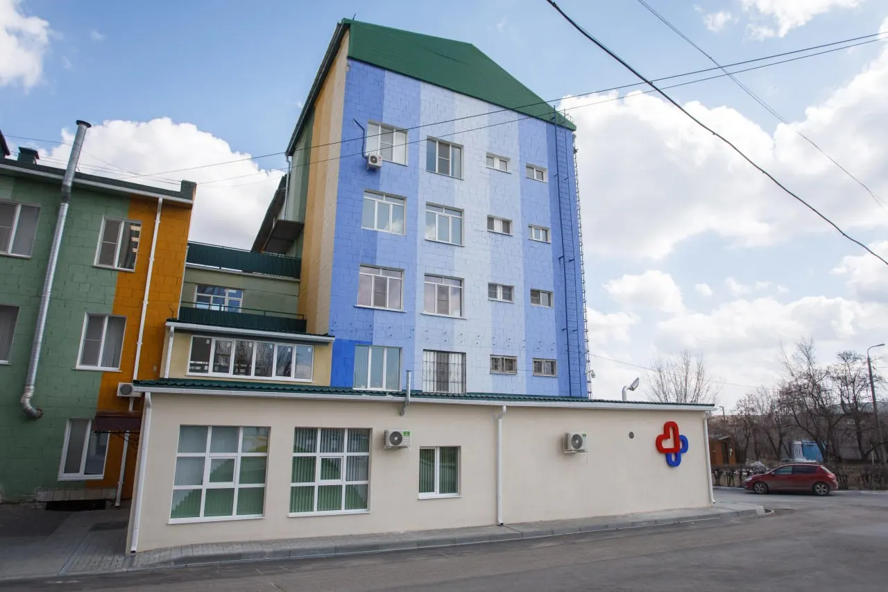 В двух отдельных авариях — в центре Волгограда и в рабочем посёлке Иловля — пострадали двух- и пятилетний дети. Оба ребёнка доставлены в больницу, сведения о состоянии уточняются.