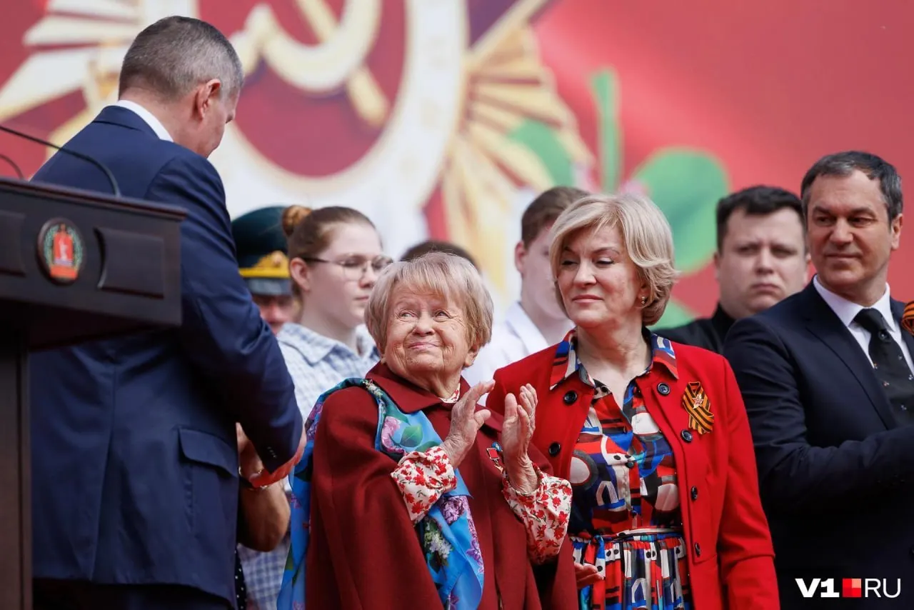 Композитор рассказала о визите на Мамаев курган, поблагодарила авторский коллектив за приглашение и отметила, что акция впервые была показана миру благодаря трансляции.