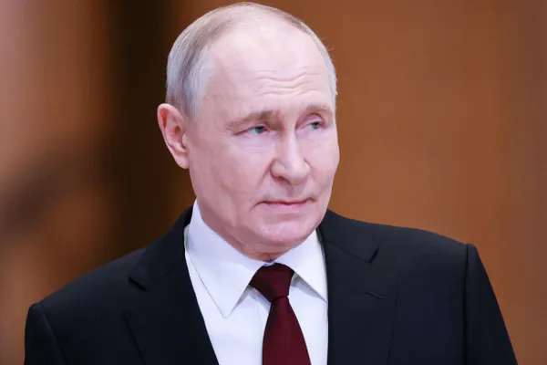 МИД РФ сообщил, что посол России в Армении вызван в Москву для консультаций — шаг, который трактуют как дипломатическую ноту недовольства в ответ на сближение Армении с Евросоюзом.