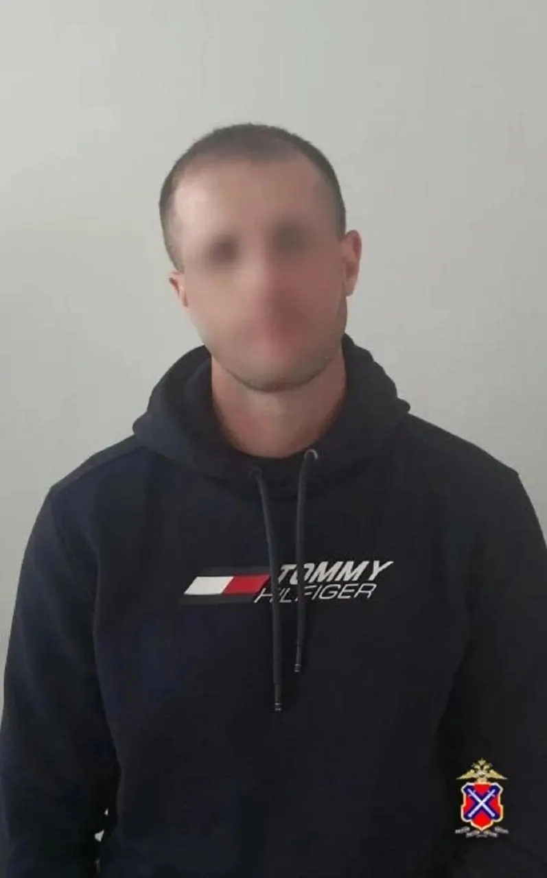 Мужчина девять дней скрывался после побега из здания суда и был задержан в Волжском. При доставлении в суд по делу о мелком хулиганстве на нём не было наручников.