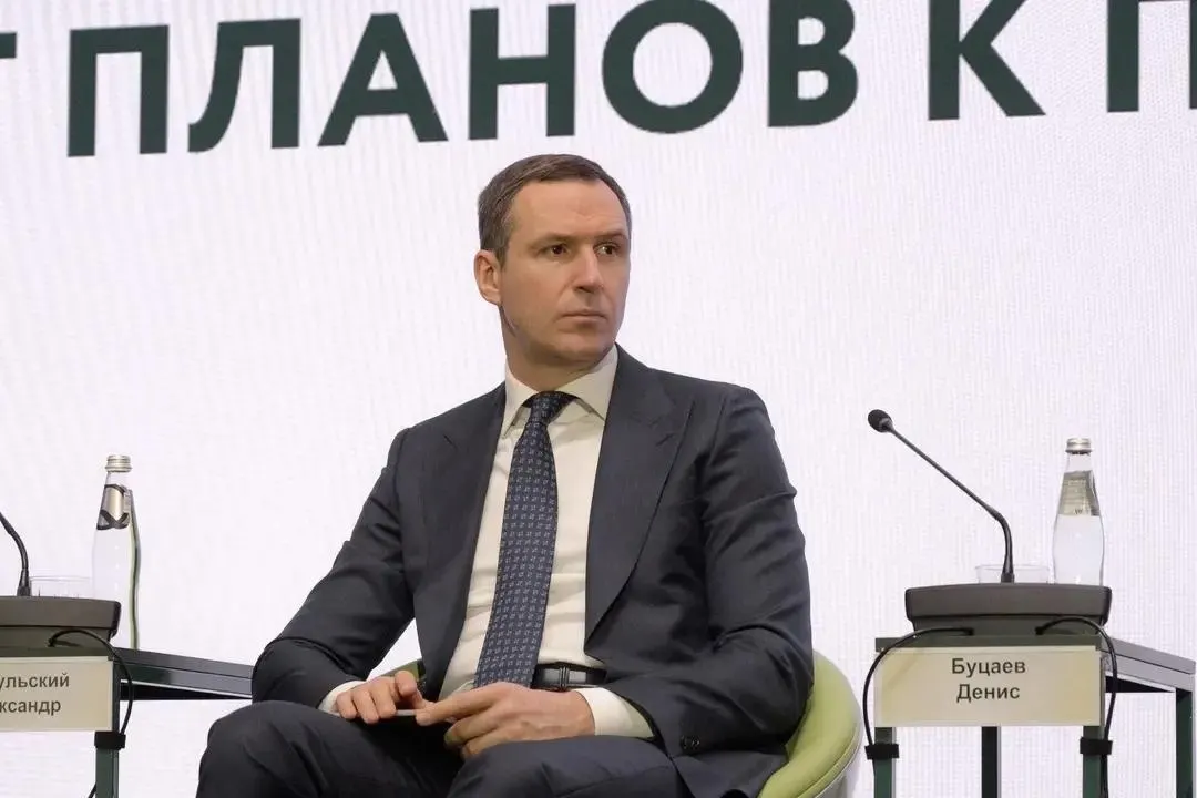 МВД разыскивает бывшего замминистра природных ресурсов Дениса Буцаева по делу о хищениях из Российского экологического оператора. По данным следствия, он может находиться в США. Мусорная реформа, на которую потрачено не менее 94 млрд рублей, официально признана проваленной.