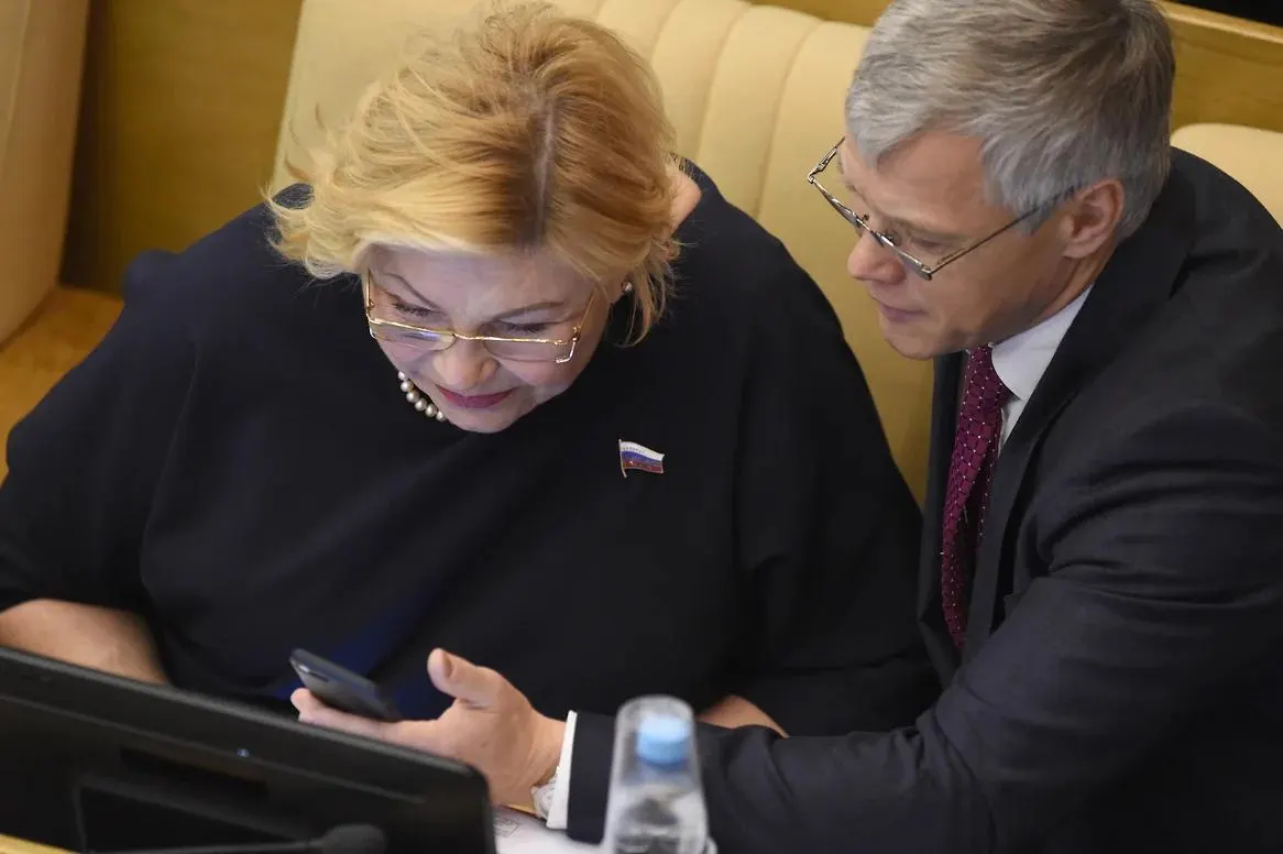Валерий Гартунг оказался одним из двух депутатов, проголосовавших против обращения по удару в Старобельске. Спикер назвал голосование техническим сбоем, а обсуждение документа быстро переросло в политическую атаку.