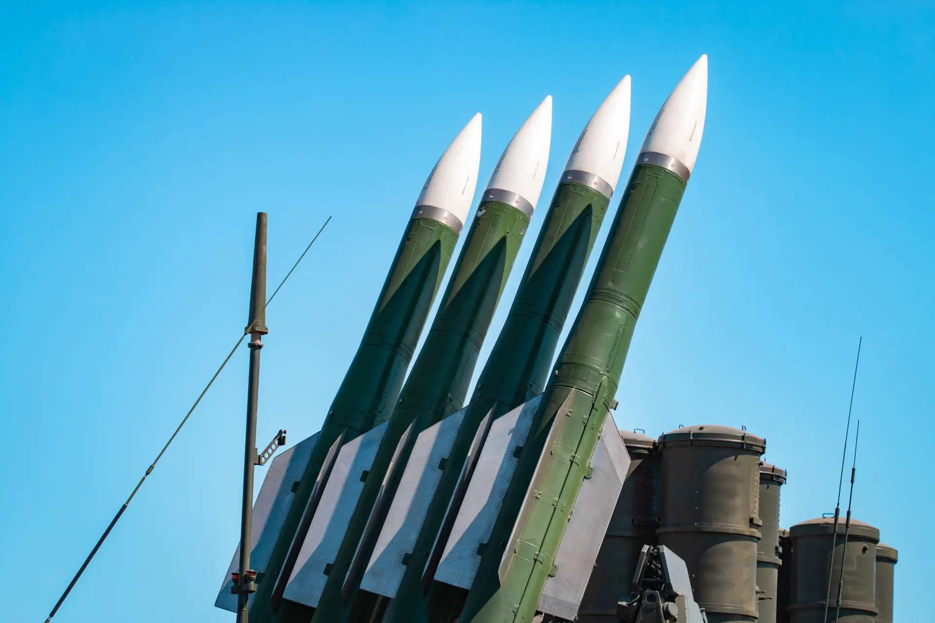 Дальность новой ракеты превышает 35 тысяч километров; на совещании также обсуждали возможность придания «Орешнику» ядерного статуса.