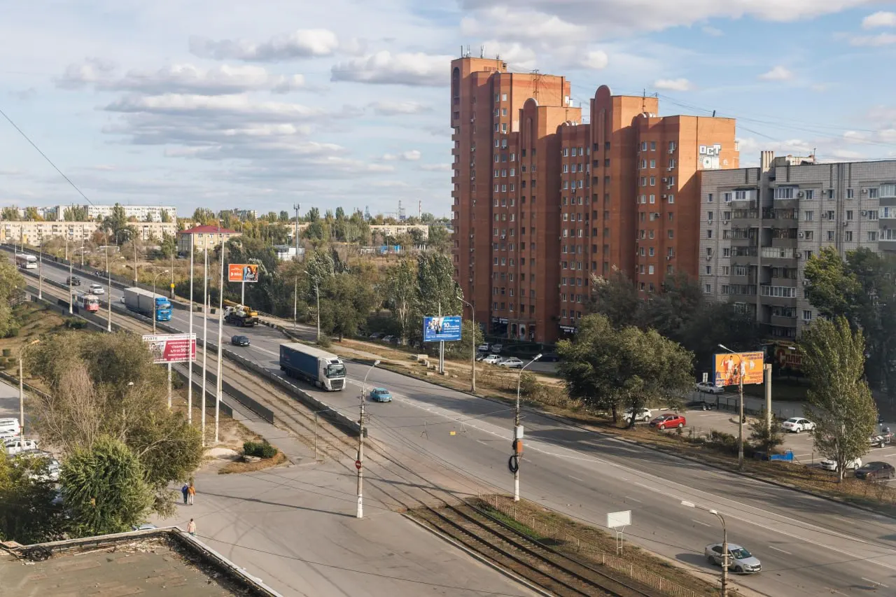 Администрация Волгограда ищет подрядчика для ремонта моста в Красноармейском районе: начальная стоимость контракта — 735 092 070 рублей, работы должны быть завершены до 1 ноября 2028 года.
