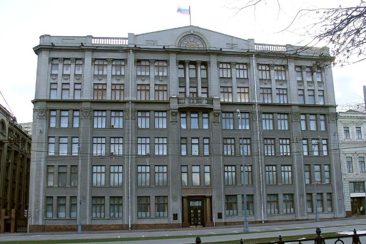 Администрация президента якобы настоятельно рекомендовала крупным лояльным СМИ прекратить публикацию фото и видео последствий украинских атак по российской территории и активнее демонстрировать результаты российских ударов по Украине, заявляют несколько источников в провластных медиах.