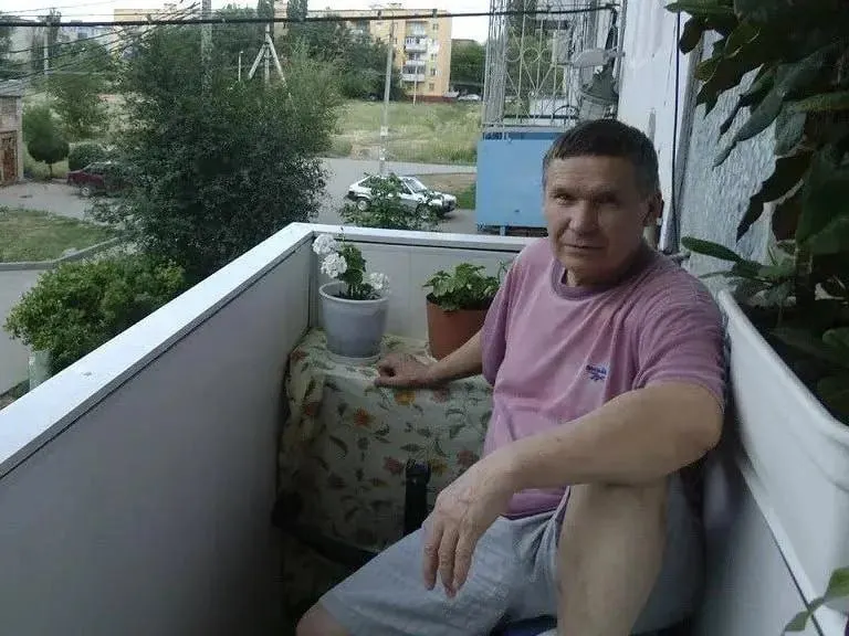 78-летний Сергей Камалов исчез после выхода из дома 8 августа; родственники обеспокоены возможной дезориентацией и просят сообщать любую информацию.