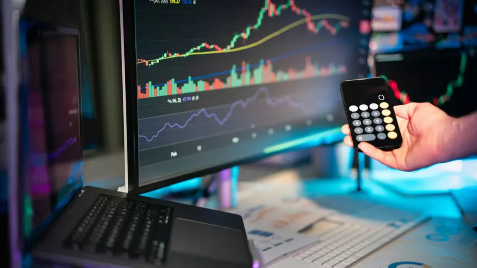 Глава ПСБ сообщил, что выпущенные USDT могут замораживать средства на счётах пользователей по указанию администрации США — такие случаи фиксировались и ранее, в том числе в отношении российских держателей.