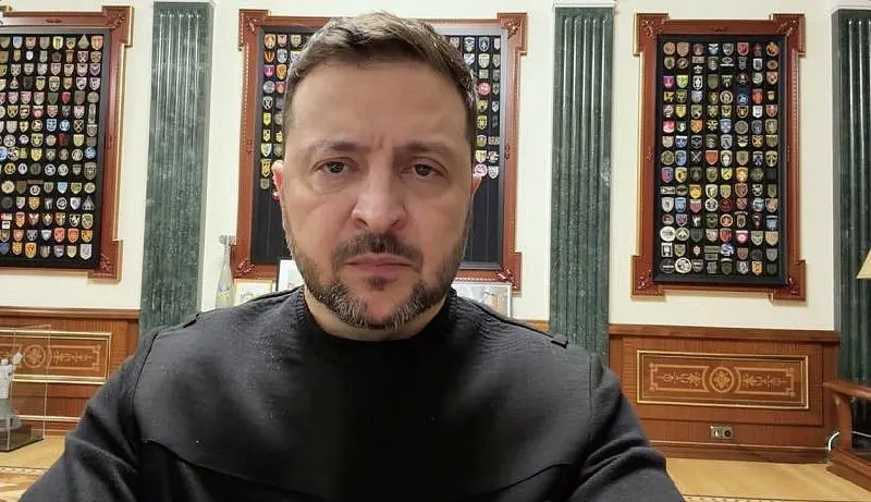 По словам президента Украины, разведка, в том числе данные от американских и европейских партнёров, зафиксировала подготовку удара с применением «Орешника». Зеленский призвал граждан реагировать на сигналы тревоги и пользоваться укрытиями.