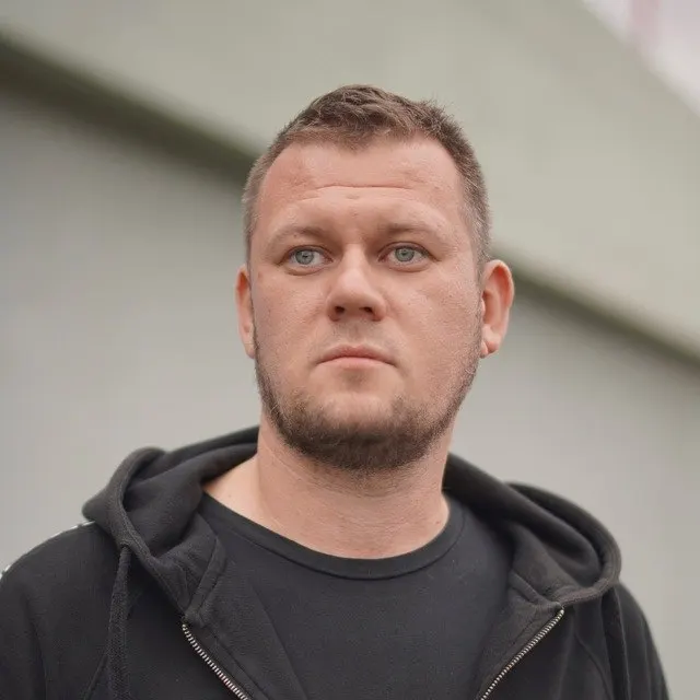 Казанский сообщил, что не имеет российского гражданства и потому по сути является «иноагентом» для РФ. Он также заявил, что ожидал более жёстких обвинений — например, объявления террористом; по его словам, в «ДНР» он уже в розыске из‑за книги и журналистских материалов.