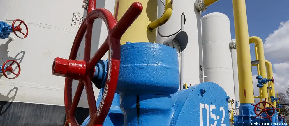 Украина не продлила контракт на транзит российского газа, и с 1 января 2025 года поставки через её территорию остановлены. Сильнее всех пострадала Молдова; другие страны перенастроили маршруты поставок.