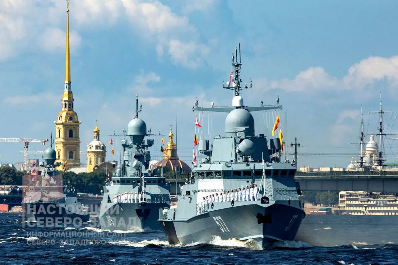 Минобороны приняло решение не проводить в Петербурге главный парад ВМФ: это уже вторая подряд отмена или сокращение морской части торжеств. День ВМФ отмечается 26 июля.