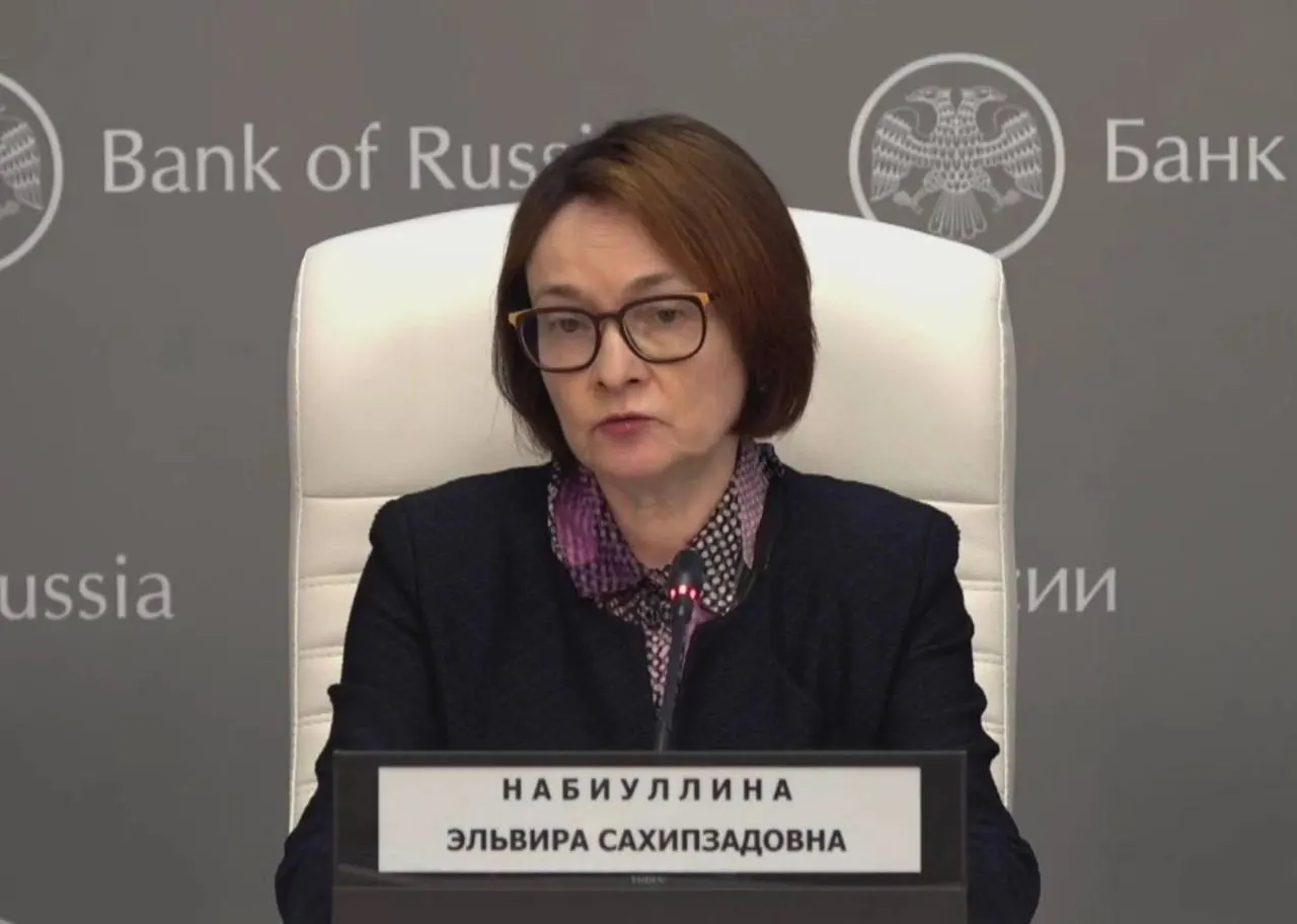 Глава Центробанка вернулась на заседание Совета директоров и объяснила исчезновение простудой и временной потерей голоса.