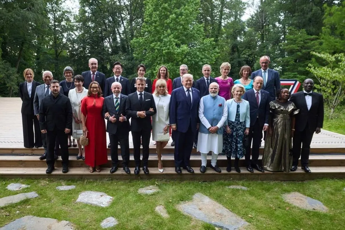 На саммите G7 в Эвиане лидеры стран согласовали «геополитическую декларацию», в которой выразили единство в поддержке Украины, договорились нарастить поставки ПВО и дать лицензии на производство вооружений, а также пообещали усилить давление на российскую военную экономику.