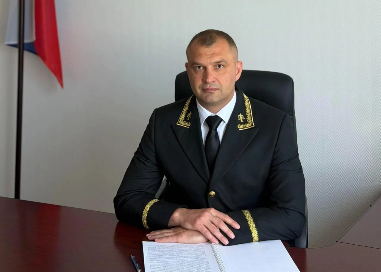 43‑летний Дмитрий Бритвин назначен председателем Арбитражного суда Волгоградской области указом президента. Ранее он занимал должность заместителя председателя суда.