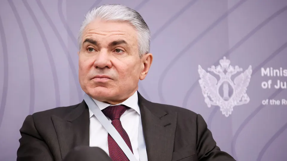 Заместитель министра юстиции заявил о необходимости технических и правовых мер, чтобы нейросети не подрывали суверенитет — речь о требованиях к владельцам моделей и ответственности за нарушения.