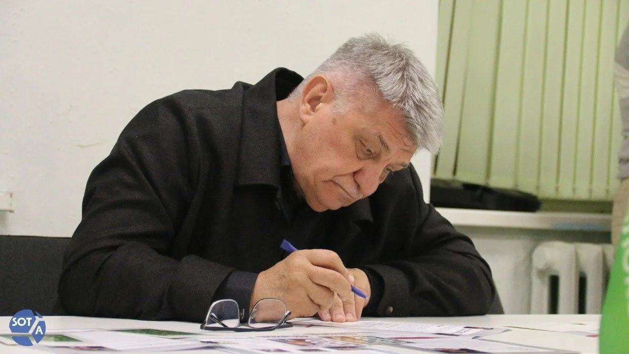 Президент направил поздравление в адрес режиссёра: отметил вклад Сокурова в кинематограф и его роль в воспитании молодых талантов. При этом режиссёр в последние годы сталкивается с ограничениями в прокате и был исключён из профильного совета.
