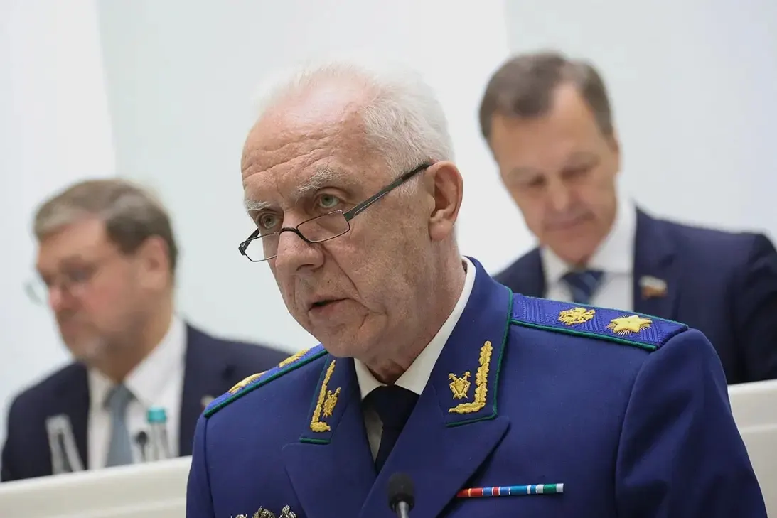 Совет ЕС включил в санкционный список 15 человек и одну организацию по делу о преследованиях и возможном убийстве Алексея Навального. Меры предполагают заморозку активов в ЕС и запрет европейским гражданам и компаниям предоставлять фигурантам финансовые и экономические ресурсы.