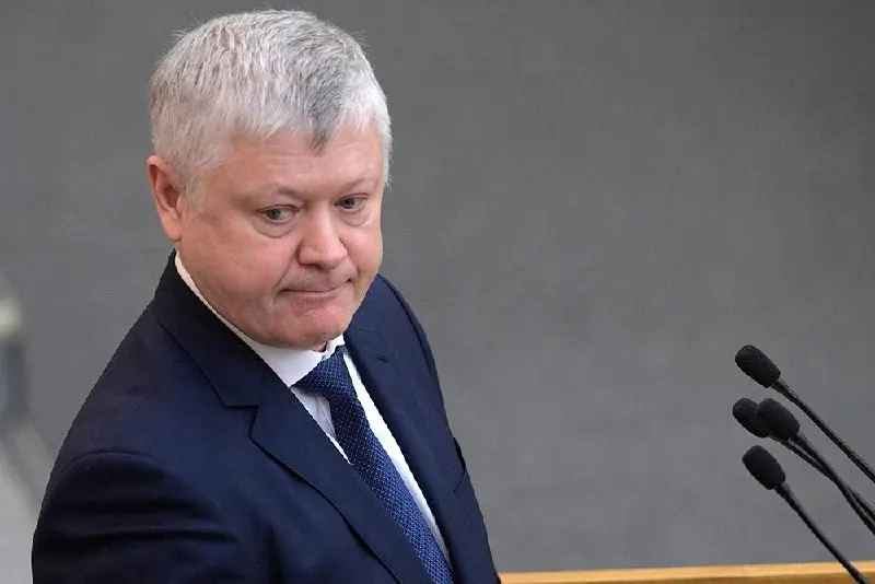 Председатель комитета по безопасности сообщил, что свыше 360 зарубежных структур признаны «враждебными» и выдворены из РФ; более 60 — по материалам его комиссии. Также приняли 46 законов о «защите суверенитета».