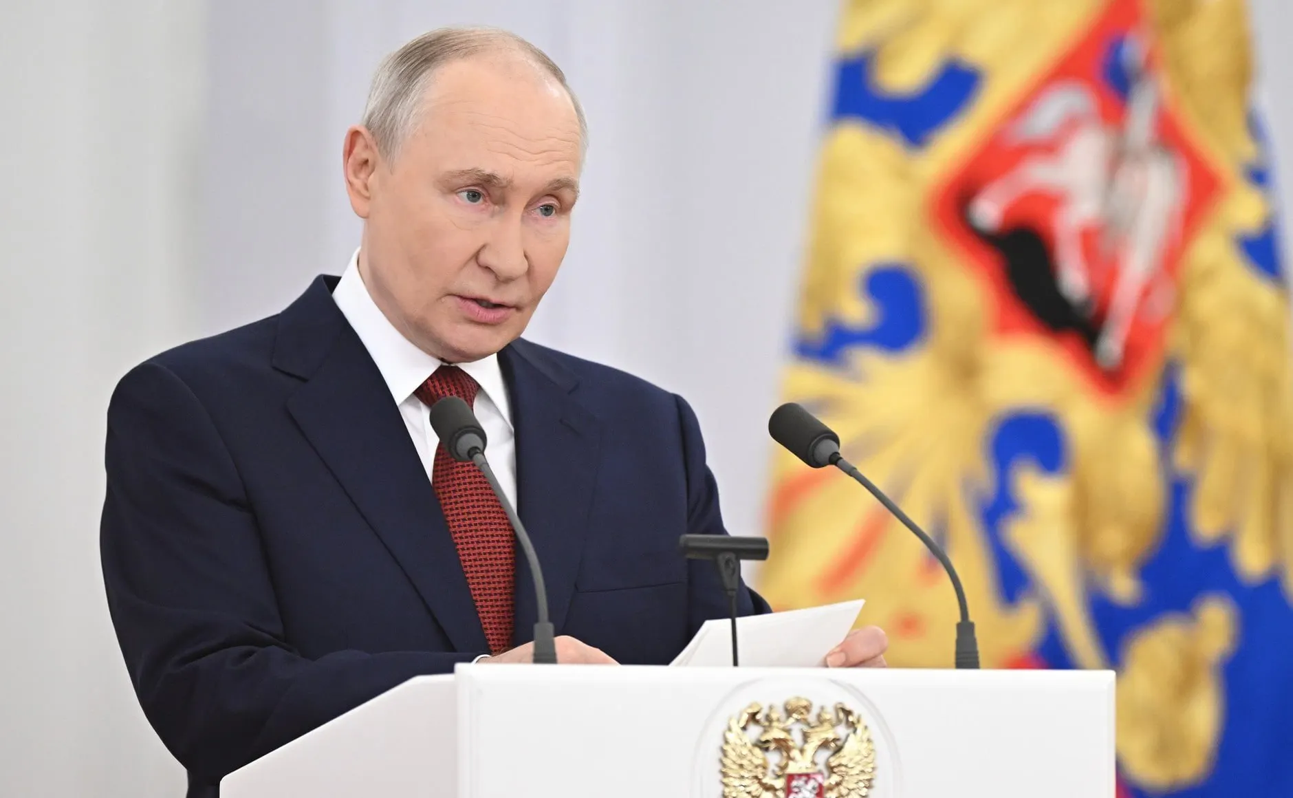 Президент заявил о достижении целей в СВО, раскритиковал западные санкции и обозначил бюджетные приоритеты — оборона, социальная сфера и поддержка экономики.