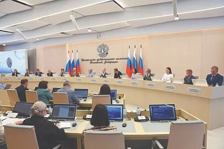 В проекте постановления ЦИК от 20 июля не указаны все фамилии, но исключения уже касаются волгоградской региональной группы. При выбытии четверти кандидатов партия может быть снята с выборов; против членов «Яблока» идут штрафы, обыски и задержания.