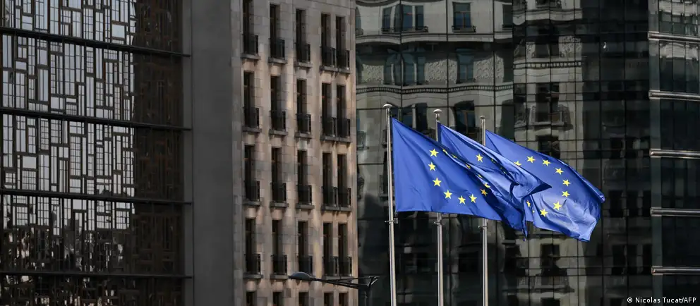 Евросоюз принял новый пакет ограничительных мер, направленных на сокращение возможностей финансирования войны, ограничение оборонно-промышленного комплекса и усиление контроля над торговлей энергоносителями.