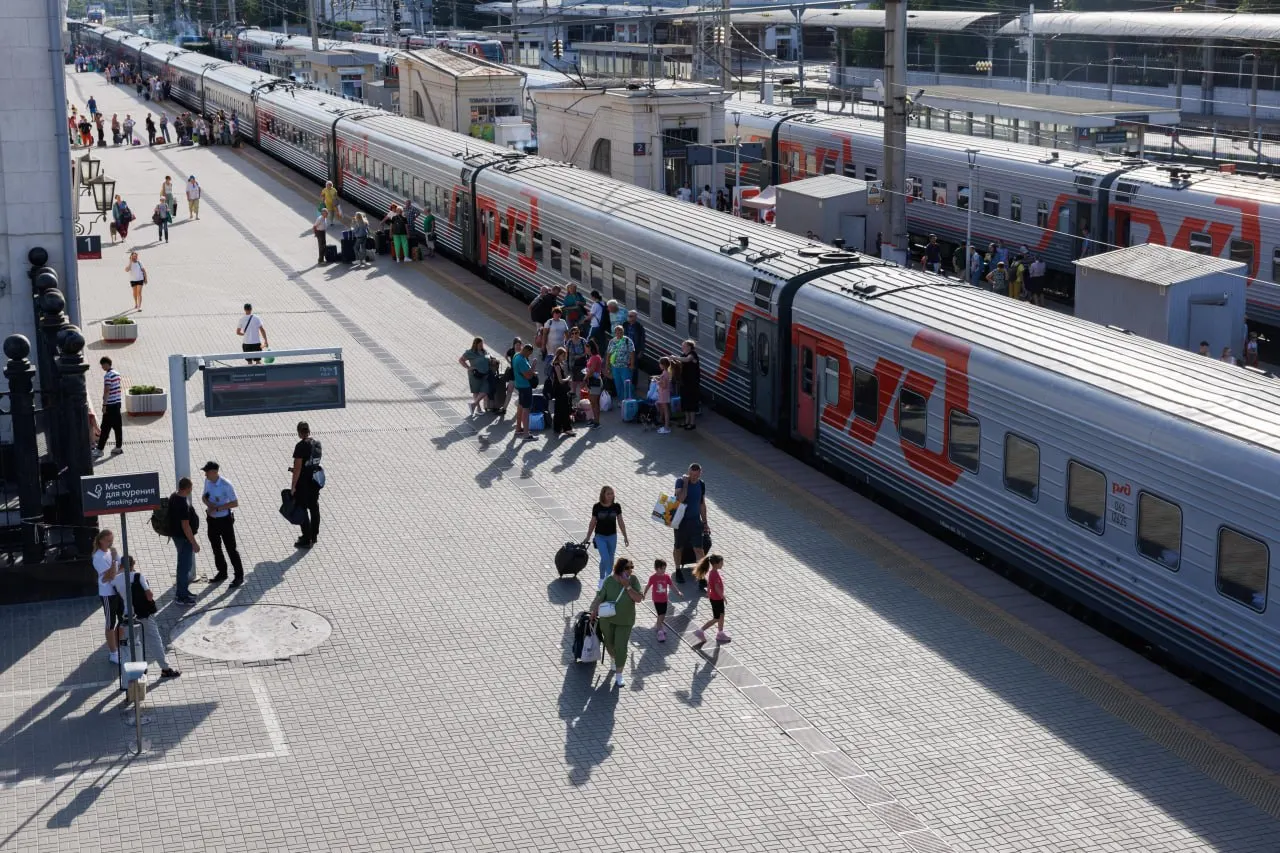 Жители Волгограда сообщают, что продажа поездных билетов заканчивается 29 сентября 2026 года: после этой даты система предлагает добавить пассажира в лист ожидания.