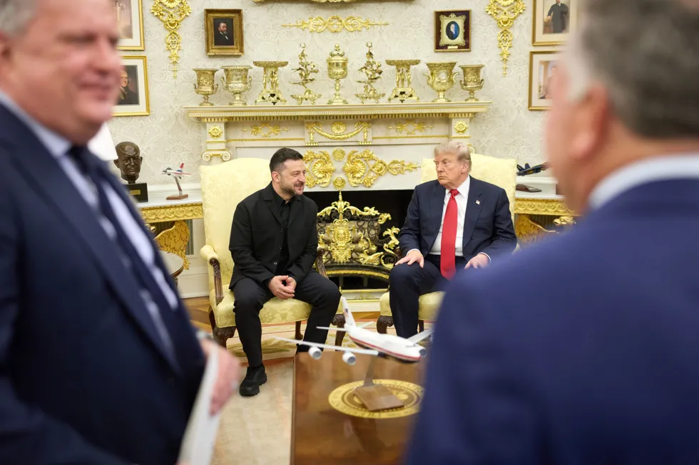 Встреча президента Украины Владимира Зеленского с Дональдом Трампом в Вашингтоне завершилась взаимно позитивными оценками, обсуждением экстренной поставки ракет для систем Patriot и последовавшими шагами в Конгрессе США по санкциям против импорта российских энергоресурсов.