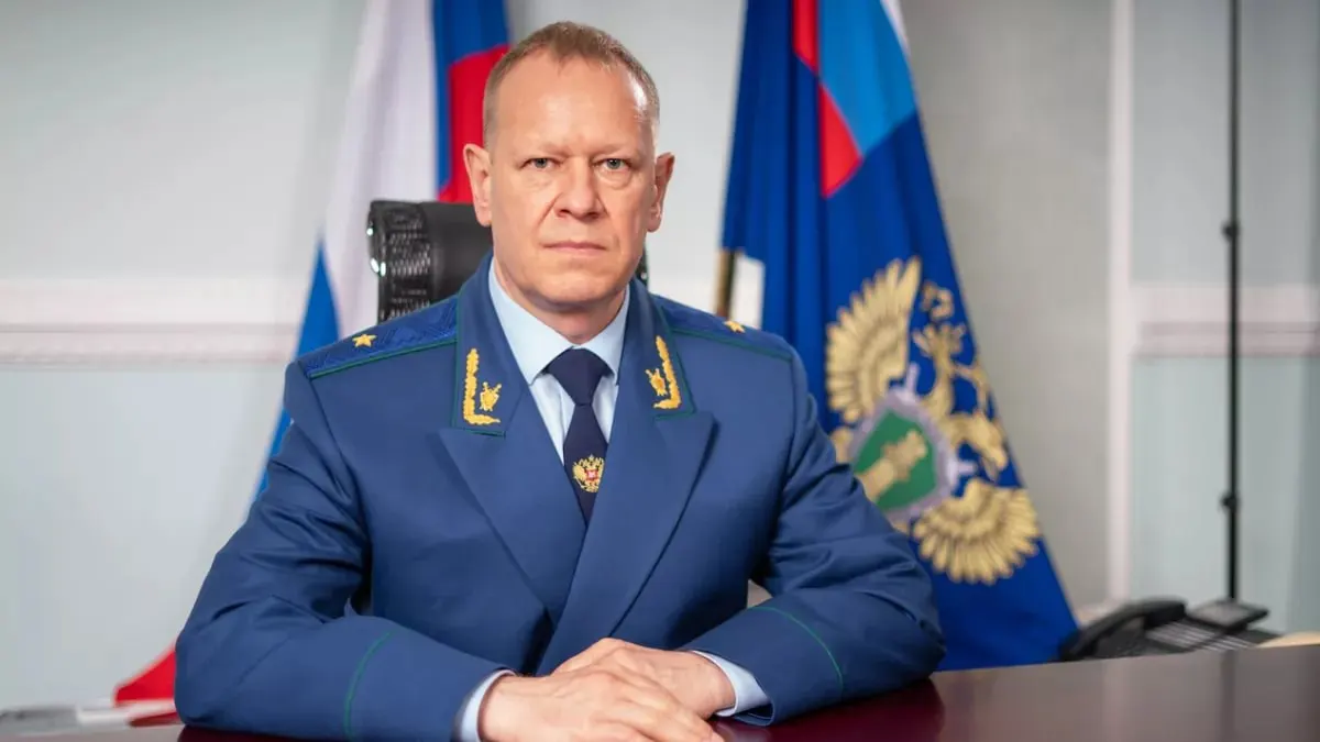 Президент направил в Совет Федерации кандидатуру начальника управления Генпрокуратуры по СФО Николая Рябова; консультации сенаторов по назначению прокуроров в 11 регионах пройдут 16 июля.