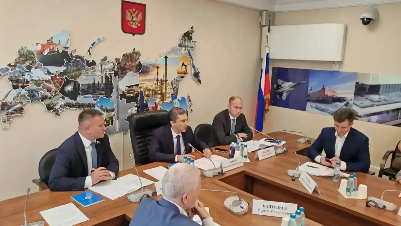 Депутат Александр Дроздов подготовил законопроект, который даст министерствам доступ к данным о формировании цены на товар на каждом этапе цепочки — чтобы оперативно выявлять и устранять причины резкого подорожания.