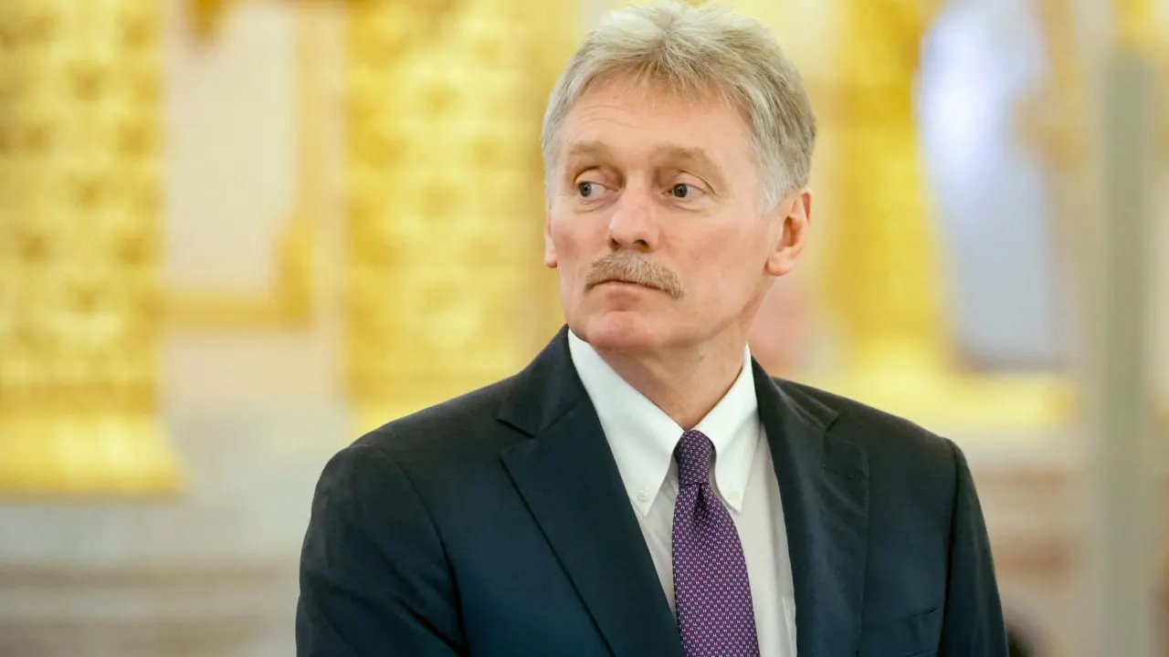 Пресс‑секретарь президента заявил, что вмешательство западных стран и их спутниковая поддержка вывели конфликт на уровень настоящей войны; удары по гражданской инфраструктуре он назвал террористическими.