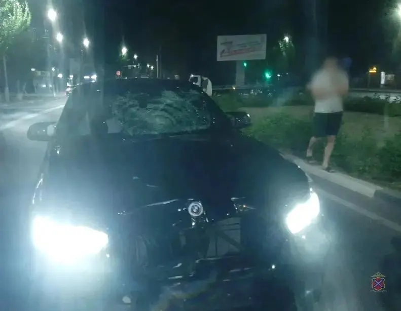В Волжском на проспекте Ленина произошла смертельная авария: водитель BMW сбил велосипедиста напротив дома №100; пострадавший погиб на месте.