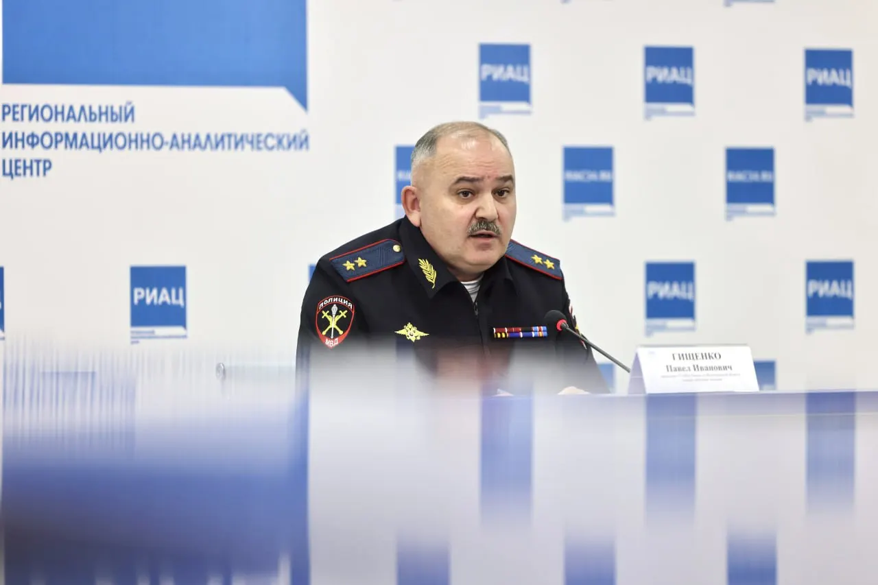 Правоохранительные органы заявляют о контроле над распространением наркотиков в регионе и намерены ускорить реагирование на обращения граждан — речь о сокращении сроков возбуждения дел и установлении лиц.