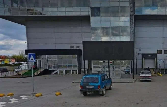 В торгово-развлекательном комплексе Park House в Дзержинском районе ищут арендатора для помещения, чтобы открыть новый ресторан с уникальной кухней. Обсуждаются условия ремонта и распределения затрат.