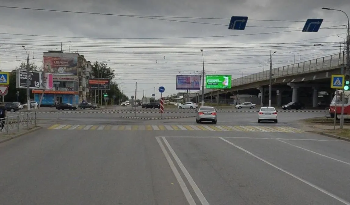 Переезд трамвая закроют с 4:00 13 августа до 4:00 19 августа; ожидаются неудобства для пассажиров и водителей.