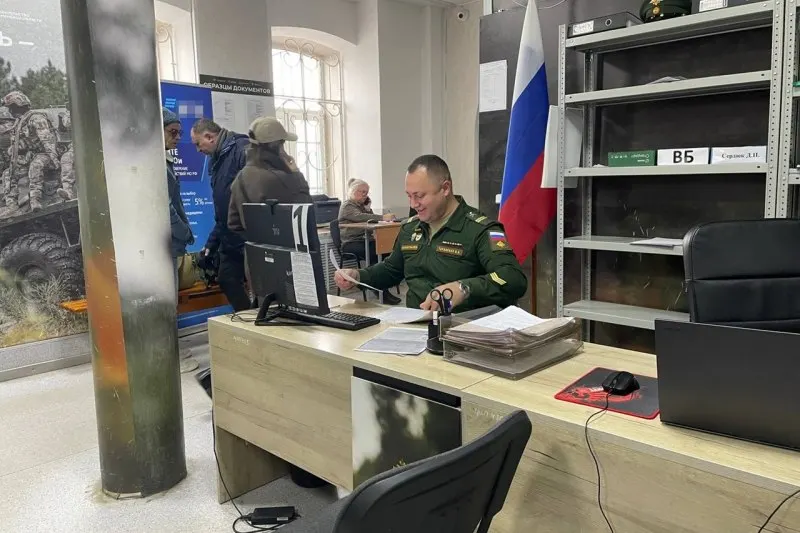 Официальные заявления опровергают слухи о мобилизации; эксперты считают публикации за рубежом попыткой повлиять на общественное мнение.