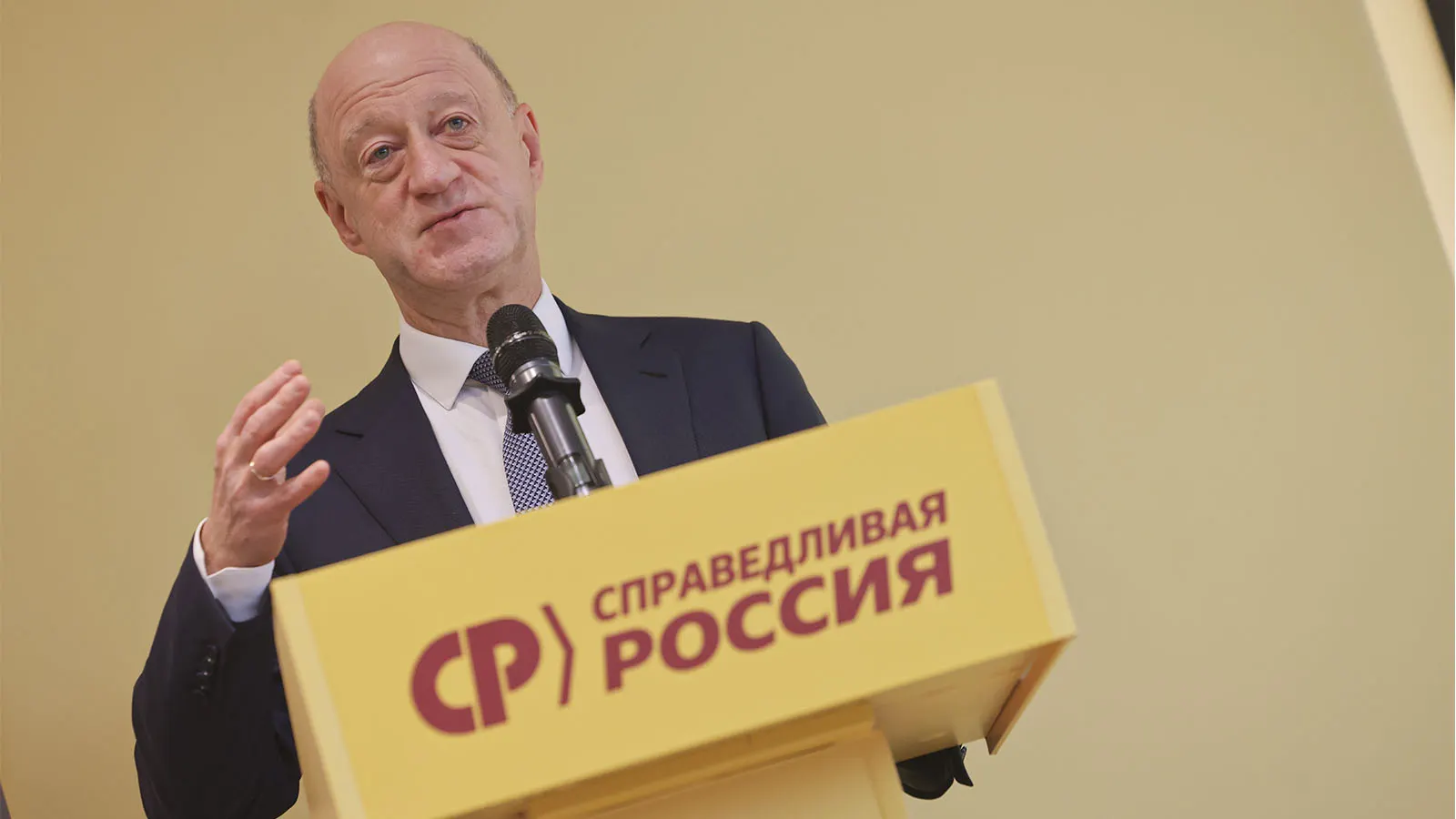 После агитационной поездки Миронова партия обсуждает замену руководства. Бабаков рассматривается как потенциальный лидер, а формирование будущей фракции в Госдуме обсуждается вместе с другими кандидатами.