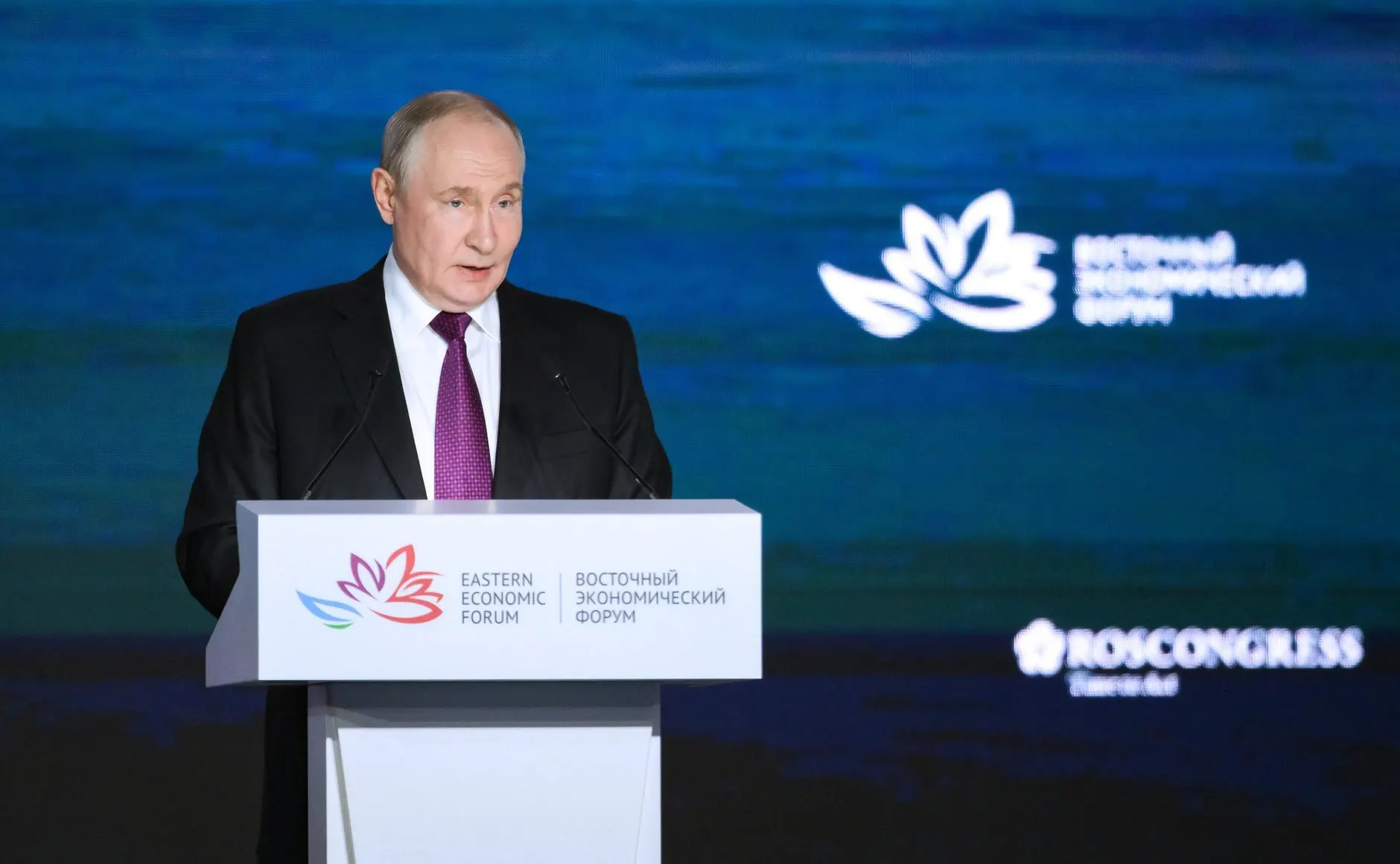 Президент отметил, что рождаемость в России ближе к 30 годам и призвал учитывать множество факторов, влияющих на демографическую ситуацию, включая роль СВО.