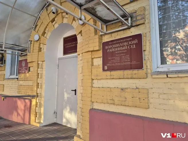 Рассматривается уголовное дело в отношении руководителя ООО «ЭК Мастер Дом» Натальи Веселовской. Обвиняют женщину по двум эпизодам мошенничества, связанные с махинациями при трудоустройстве сотрудников. Следующее заседание запланировано на 21 сентября.