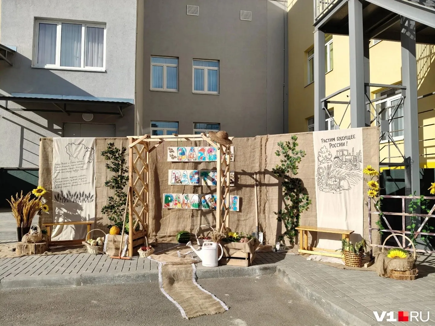 Детский сад №372 открылся рядом с новым жилым комплексом на месте старых заводов; рассказываем, как изменился район.