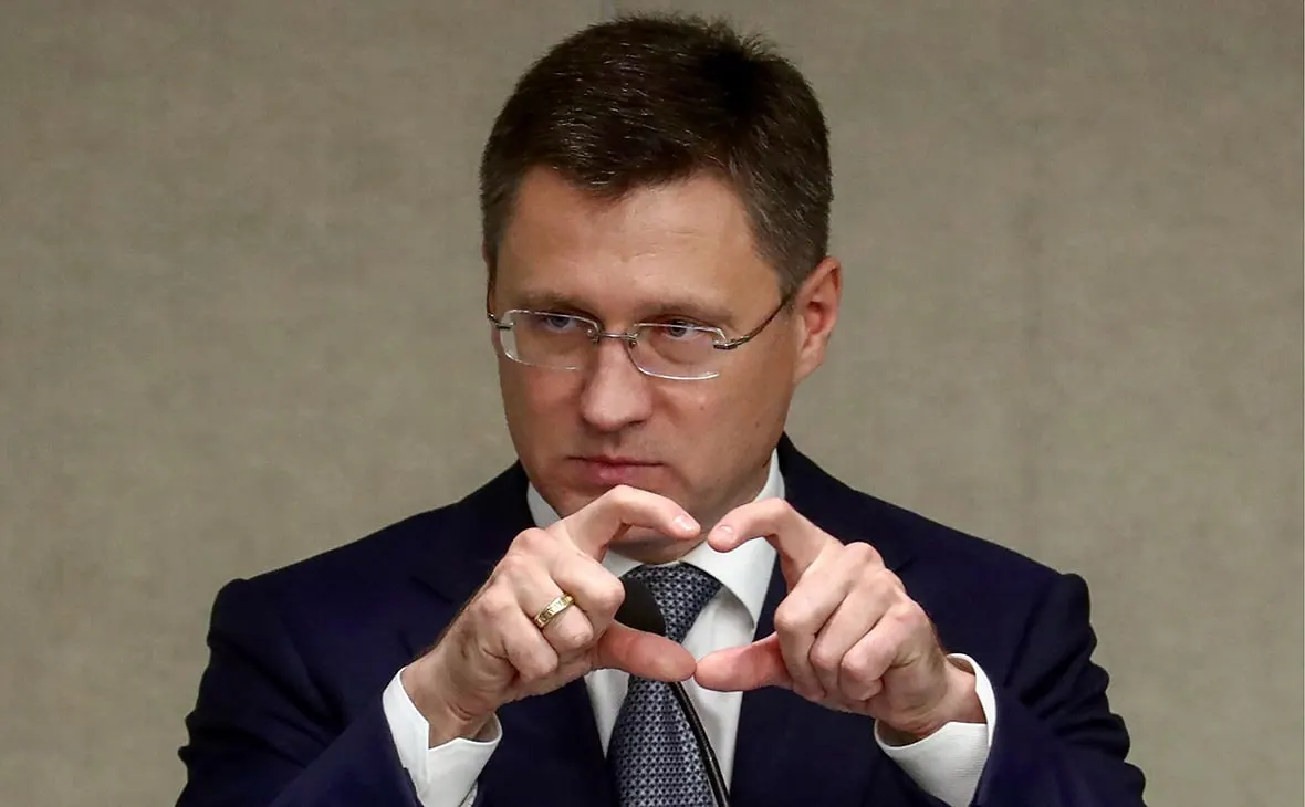 Беспилотники атаковали три НПЗ и газохимический комплекс. По данным вице-премьера, атаки возобновились, а власти планируют продлить запрет на экспорт дизельного топлива до конца января.