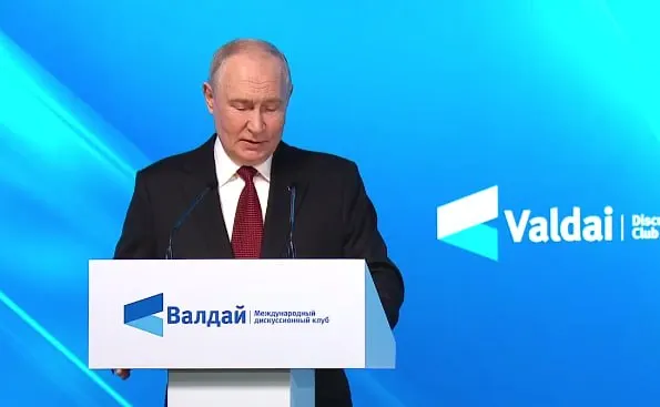 Лидер страны объяснил причины действий и призвал совместно искать пути мирного сосуществования, затронув вопросы НАТО, Украины и русофобии.