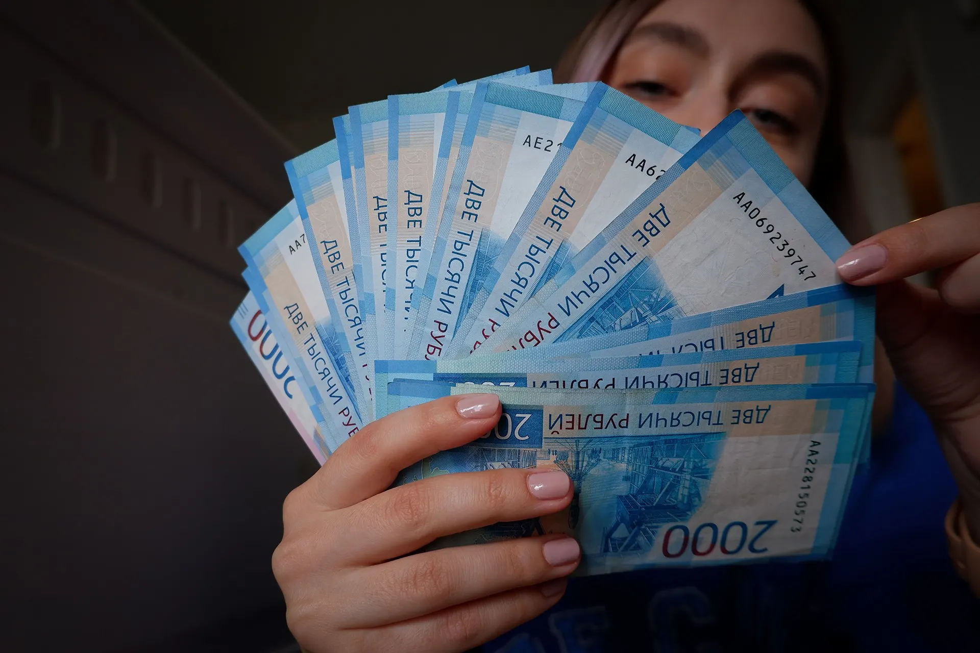 Обсуждают новый налог, способный собрать триллион рублей; как он скажется на среднем классе и экономике.