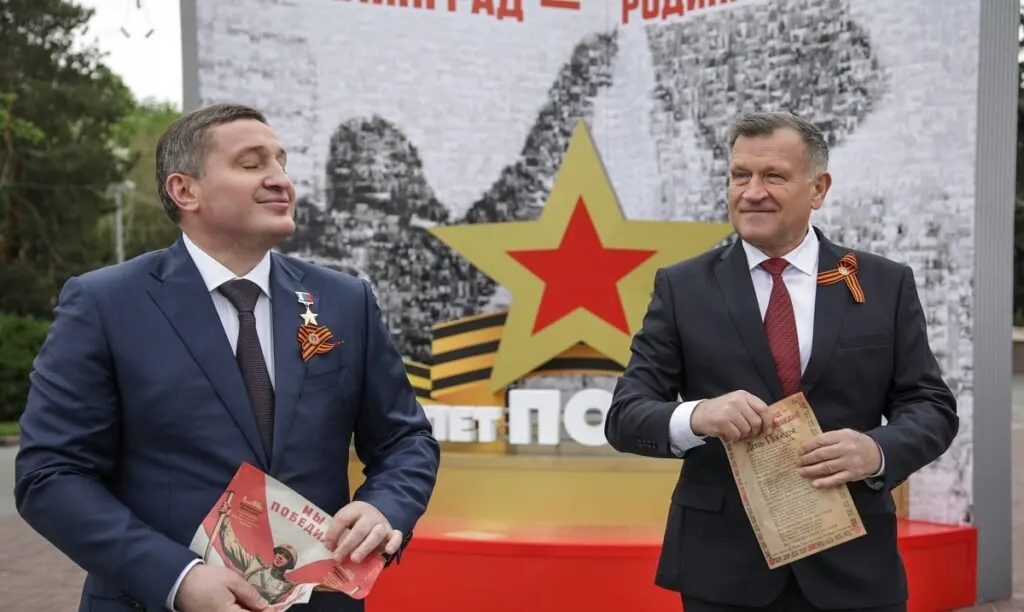 Несколько бывших волгоградских чиновников заявили о показаниях в отношении губернатора Андрея Бочарова и его заместителя по делу о смене регоператора по обращению с отходами и связанном с этим деле.